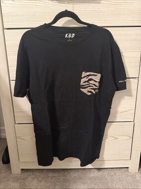 Men's Black Short Sleeve Tee with Zebra Print Pocket